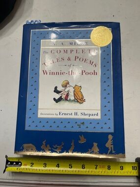 The Complete Tales & Poems of Winnie-the-Pooh - Blue Hardcover